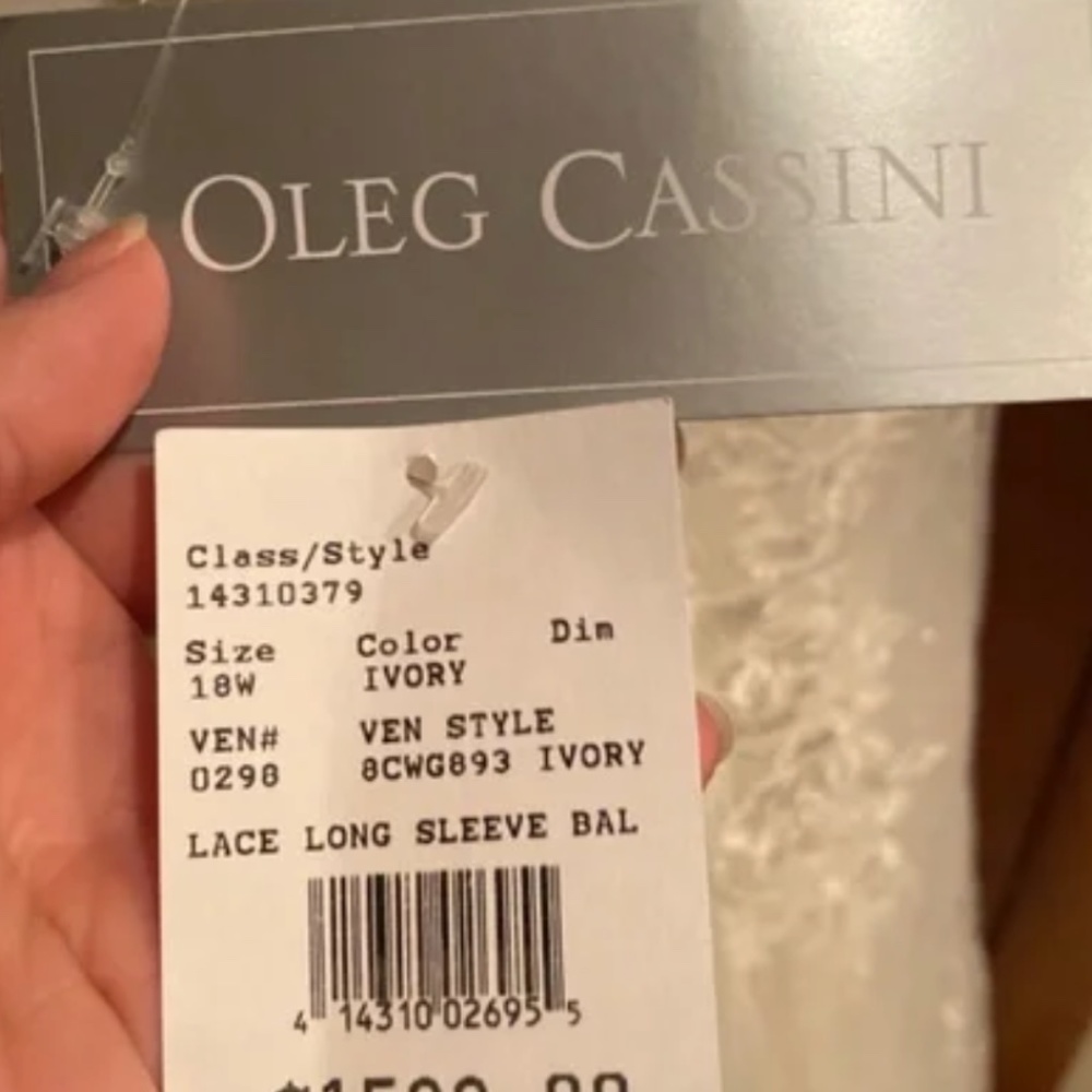 *NEW* wedding dress - Picture 5 of 5